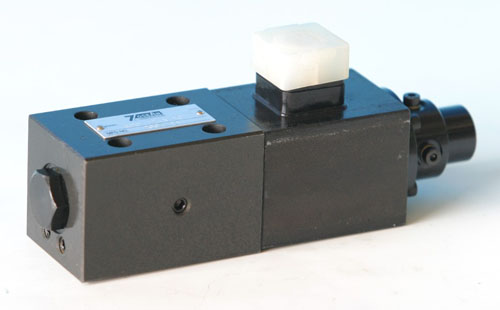 ��������y