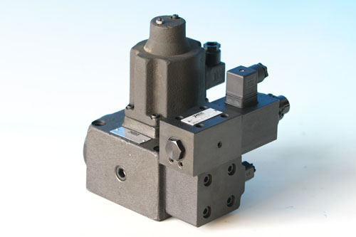 �p������y